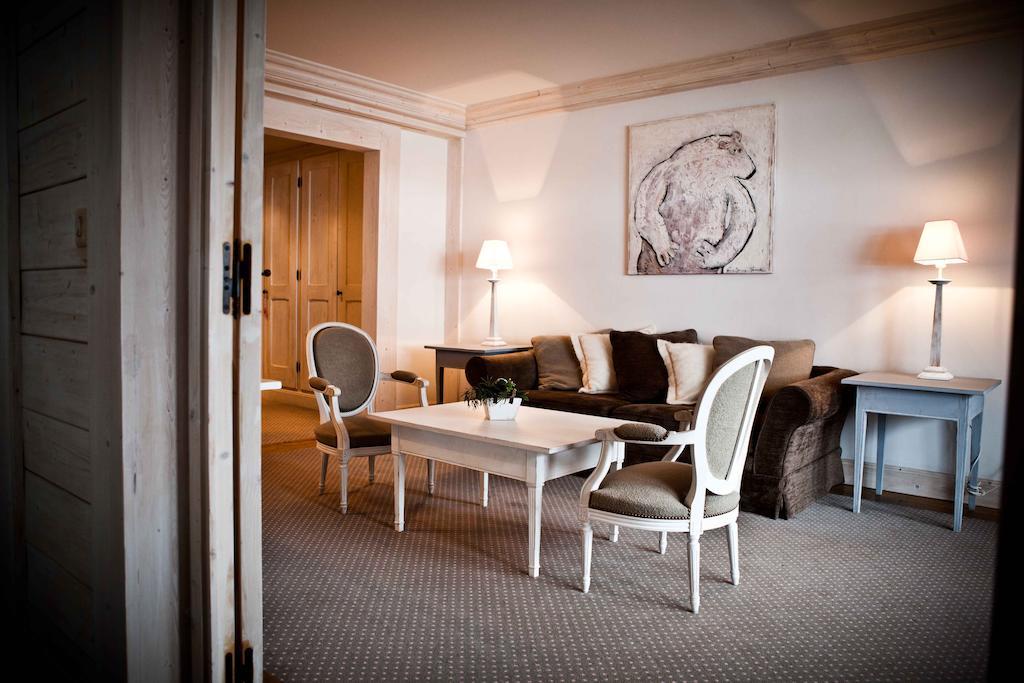 Hotel Les Barmes De L'Ours Val-dʼIsère Oda fotoğraf